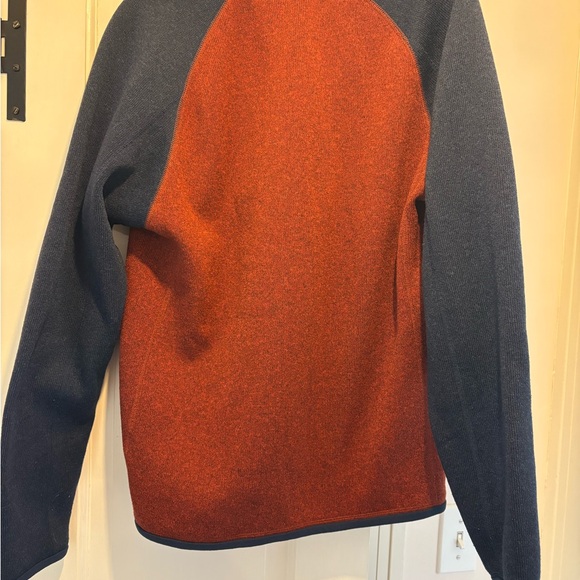 Patagonia Maroon and Navy Fleece Jacket - Picture 3 of 3